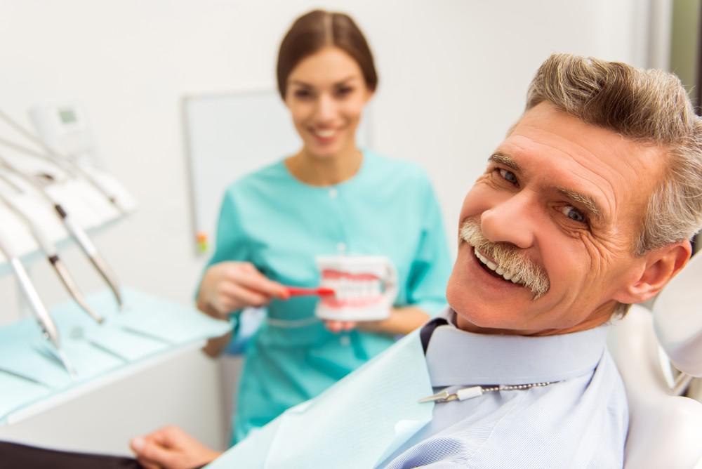 When Should You See a Northeast Philadelphia Dentist Because of Gum Bleeding