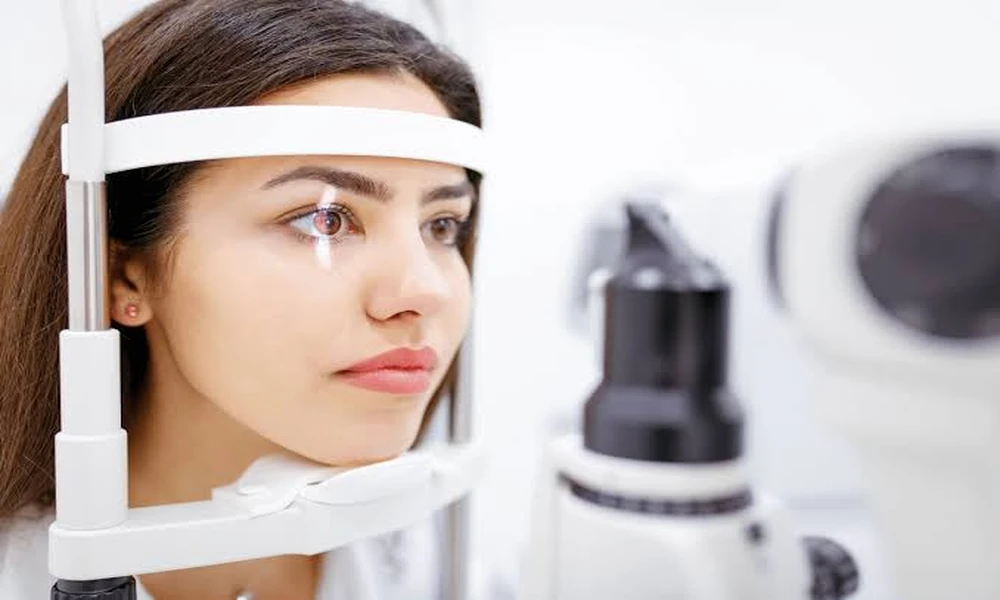 SIGNS OF CHANGING VISION AND WHY REGULAR EYE EXAMS MATTER